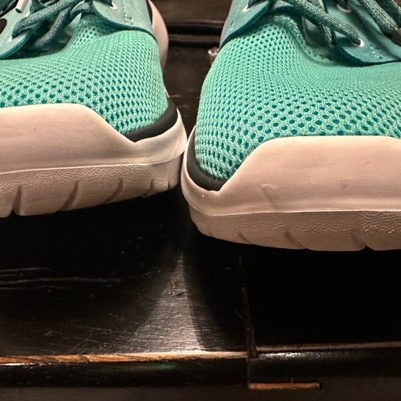 OOFOS - Picture 8 of 12